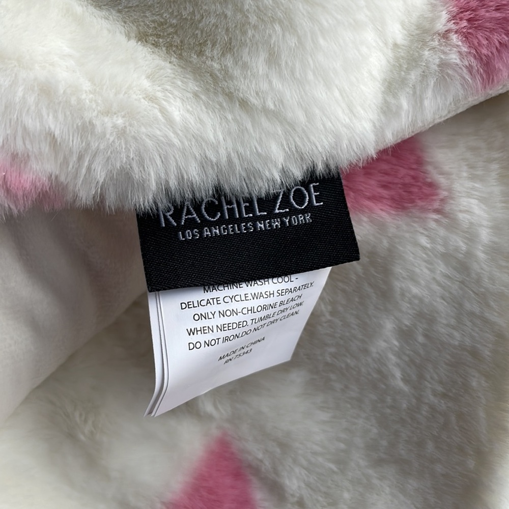🎉HP🎉🌲RACHEL ZOE Soft, plush oversized Holiday Faux Fur Throw🌲NWT🌲 - Picture 12 of 13
